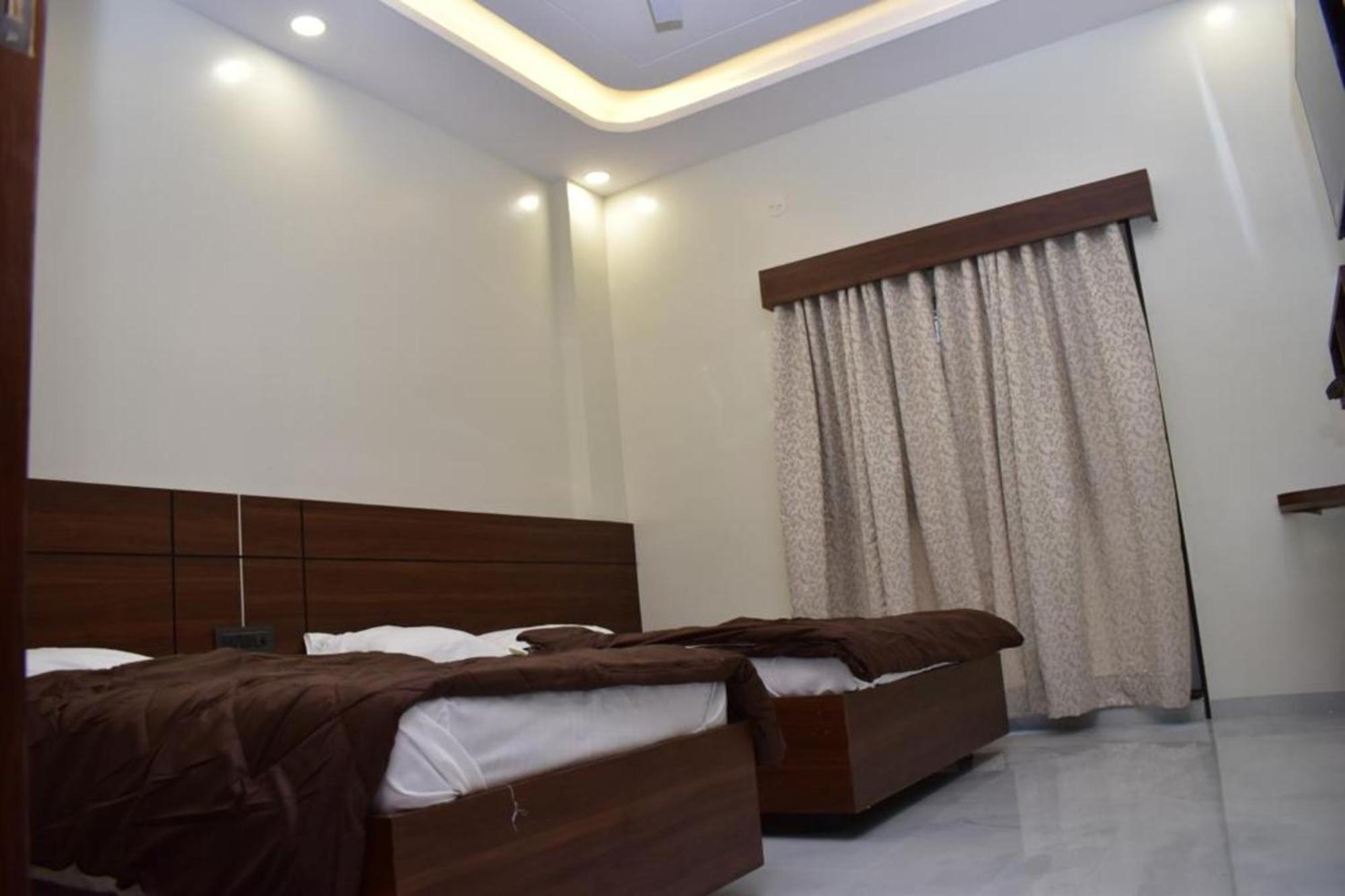 Hotel Sai Sandesh Shirdi Ngoại thất bức ảnh